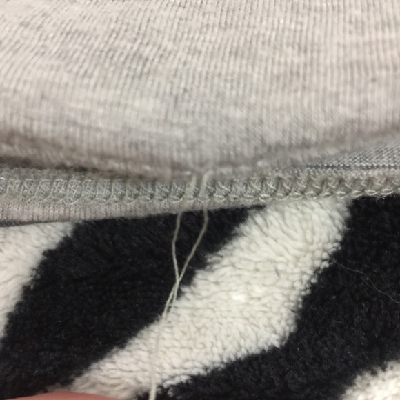 All 4 tank tops lot / set / bundle - Picture 3 of 7